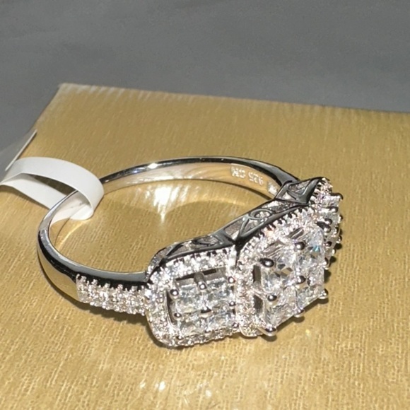 Lab triple stone Diamond Ring wedding band look size 11 sterling silver - Picture 2 of 2